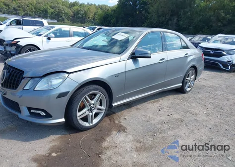 2011 Mercedes-Benz E 550 4Matic из США, поврежденный, VIN WDDHF9AB3BA302388